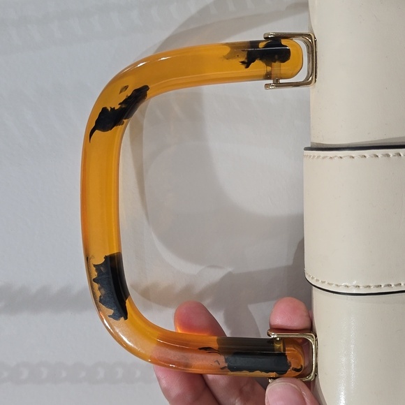 TOPSHOP Capri Buckle Crossbody Bag in Beige, Tortoise Shell Details, Gold Chain - Picture 4 of 16